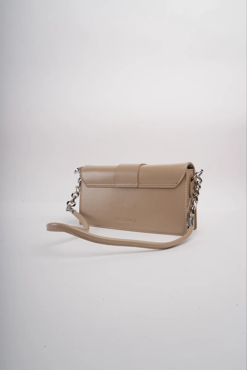 Bolso pequeño beige con cadena - Imagen 4