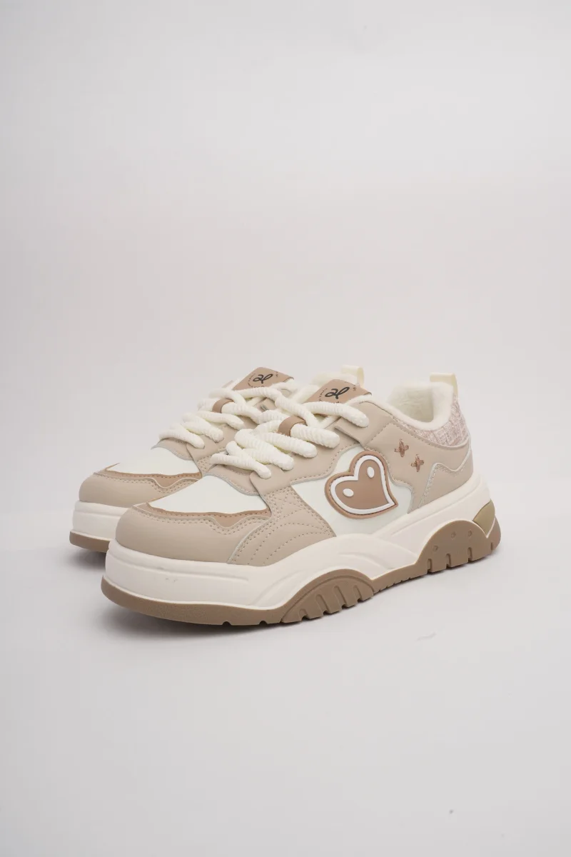 Tenis blancos x corazón café - Imagen 7