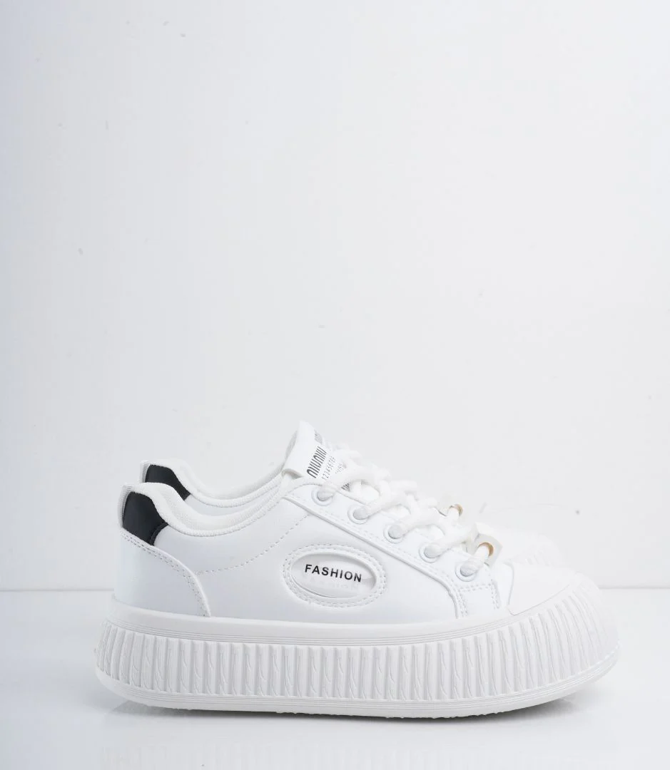 Tenis blancos con plataforma y detalles negros - Imagen 4